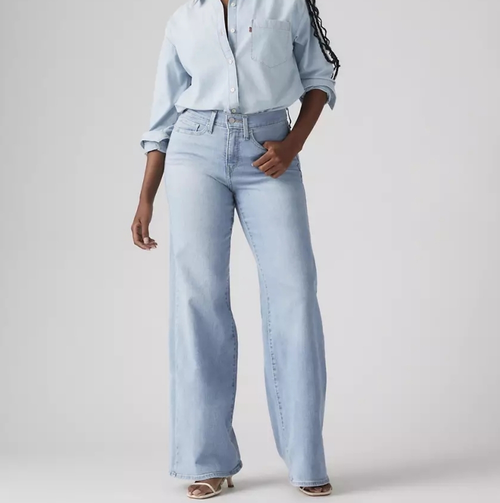 Levi's Light Wash Wide Leg High-Rise Jeans